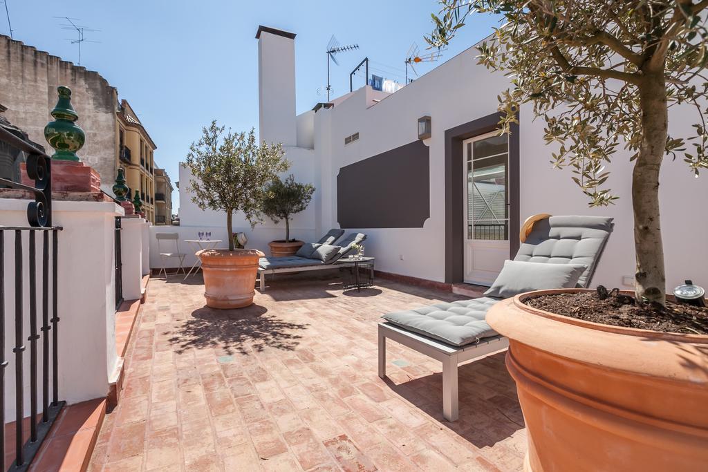 Tomas Ibarra Pool & Luxury Apartment Seville Exterior photo